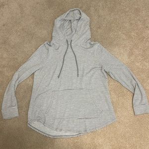 Women’s hooded long sleeve shirt